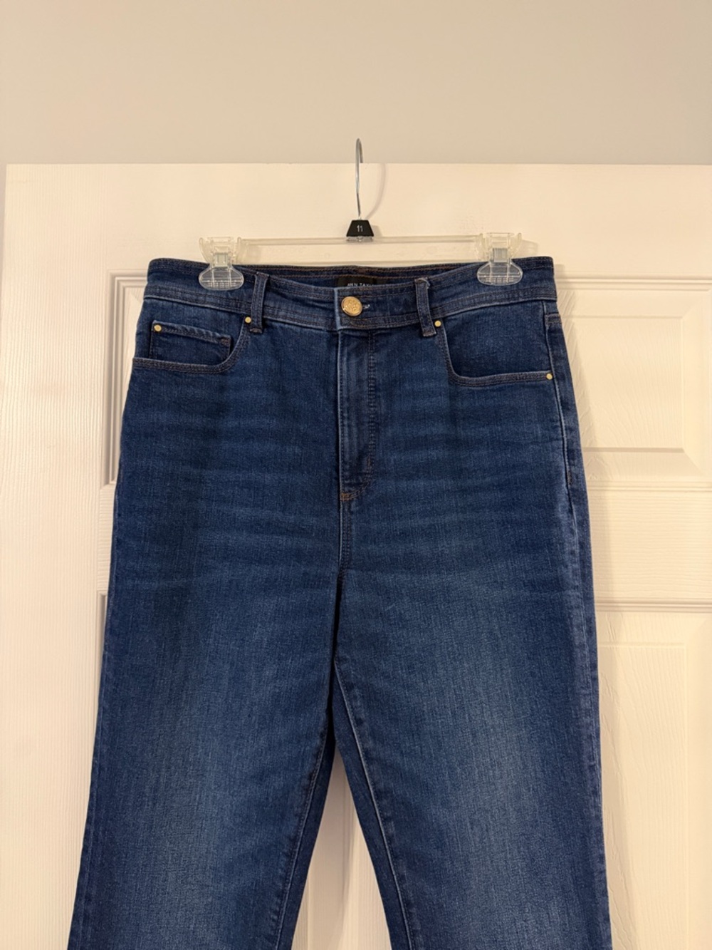 Ann Taylor Dark Blue Flare Jeans High Rise size 6 BNWOT inseam 31” waist 30” - Picture 3 of 8